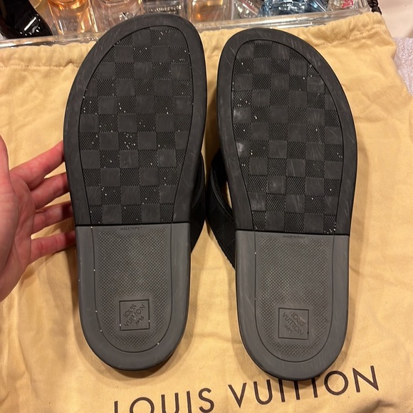 In GUC Men’s LV flips - Picture 4 of 5